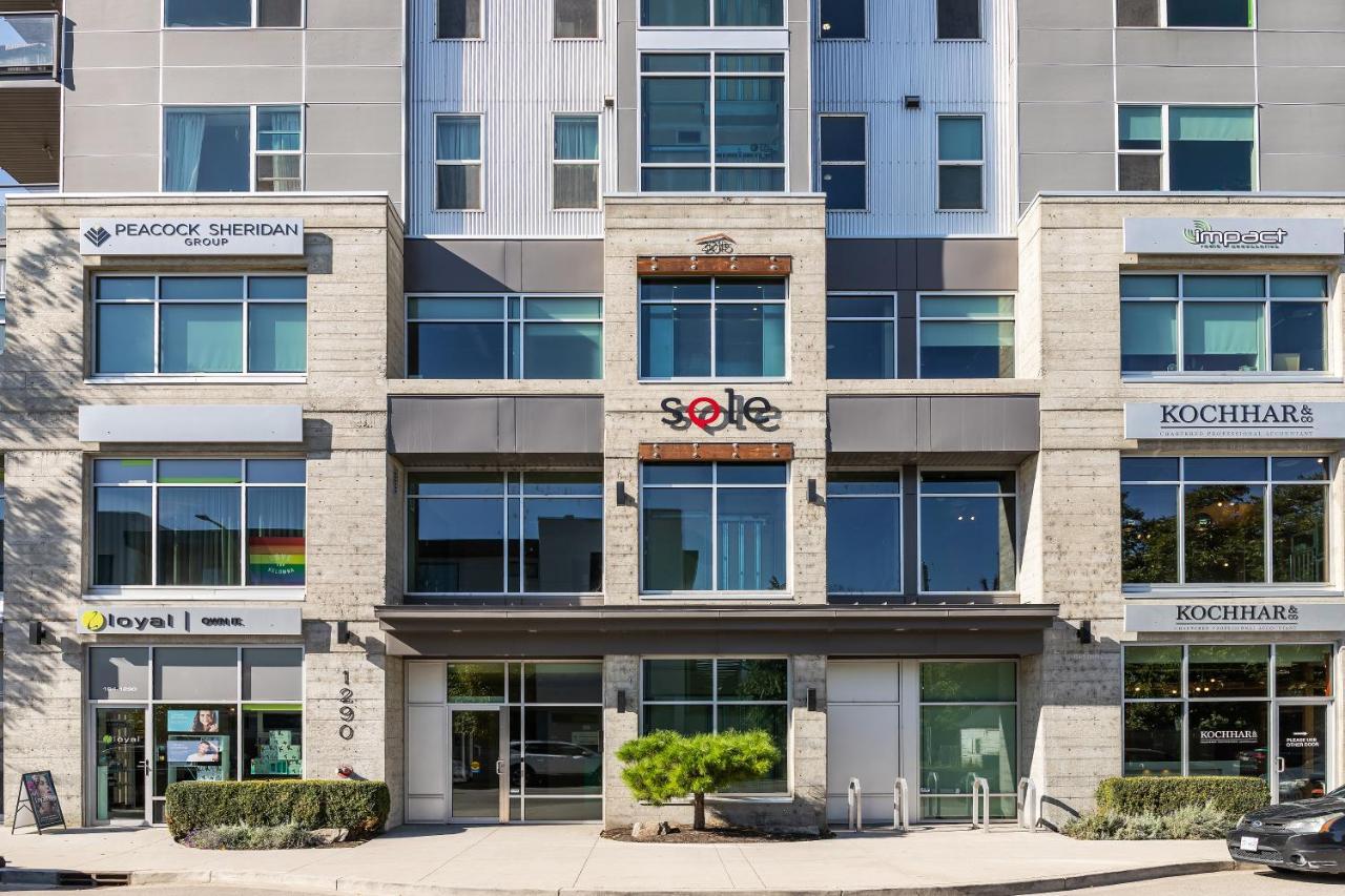 Corner Nest - Luxury Brand New Top Floor 2Bedroom Condo Kelowna Exterior photo