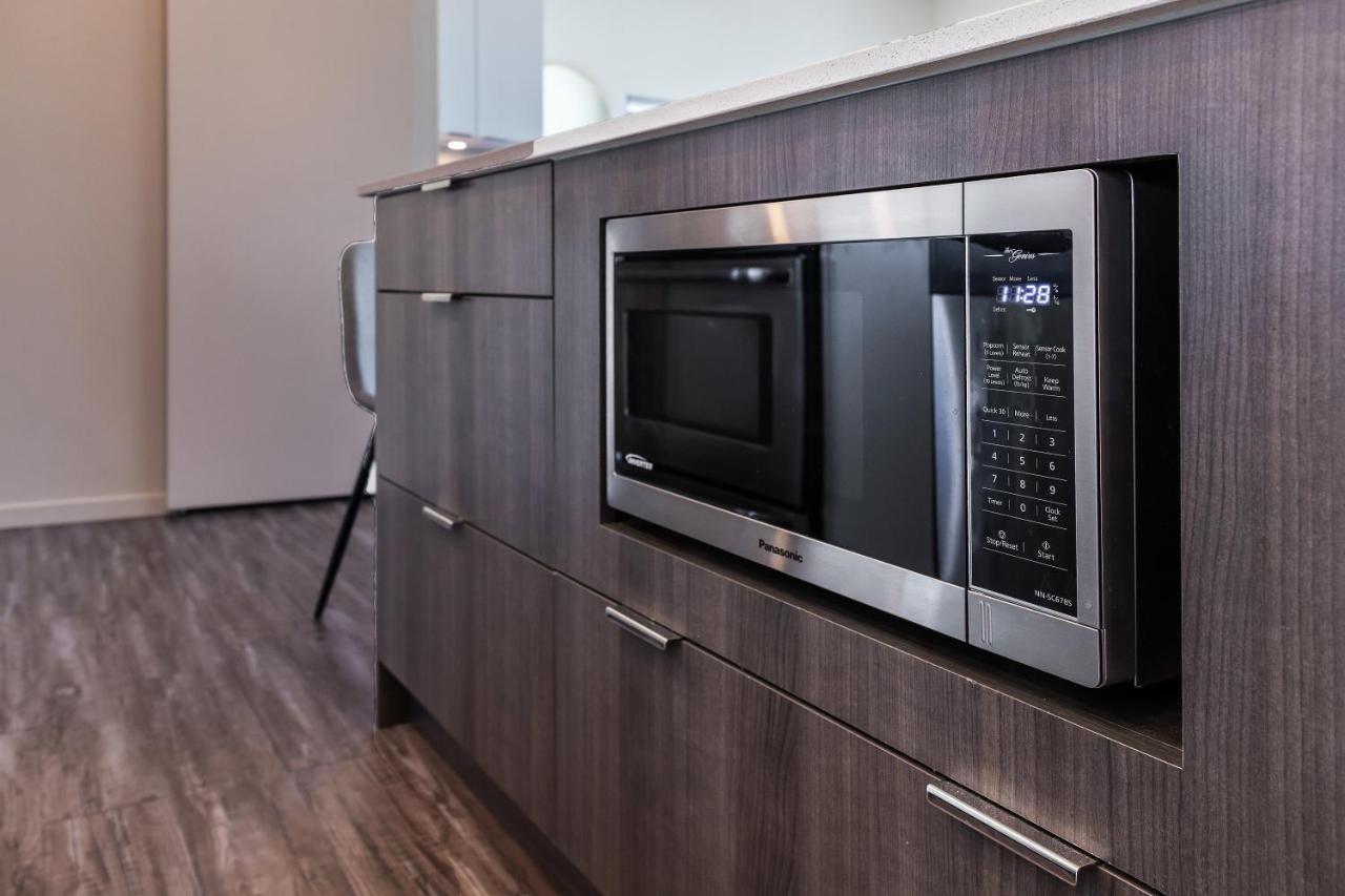 Corner Nest - Luxury Brand New Top Floor 2Bedroom Condo Kelowna Exterior photo